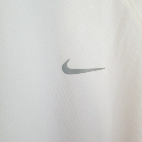 NIKE FIT DRY. - Picture 2 of 7